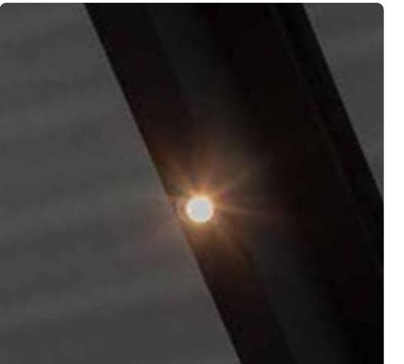 Spot LED encastré dans le cadre d'une pergola Brustor
