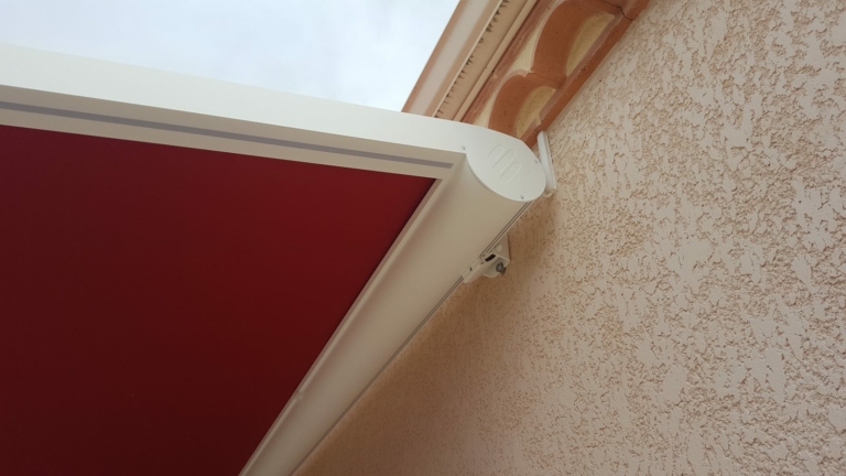 Détail du coffre d'une pergola Brustor B128