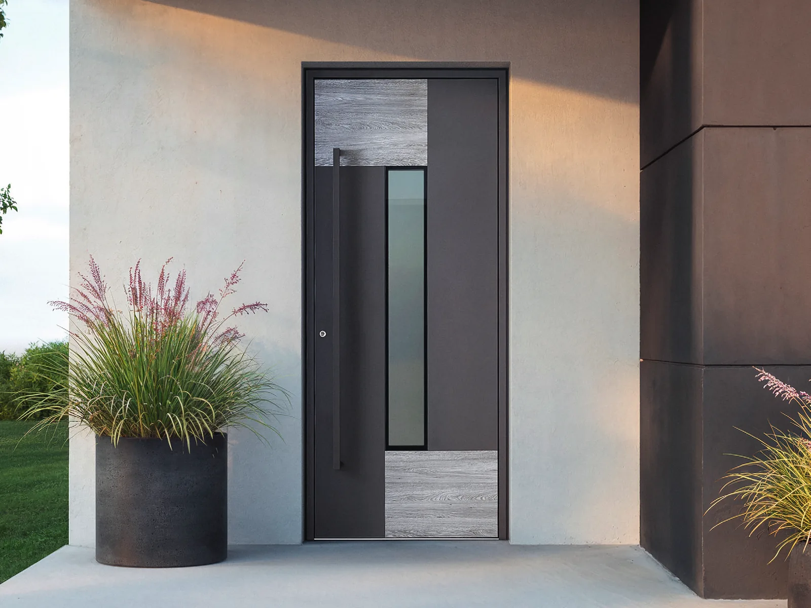 Porte d’entrée aluminium K-Line nouveauté 2026 avec vitrage latéral