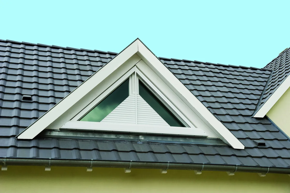 Volet roulant pour fenêtre triangulaire