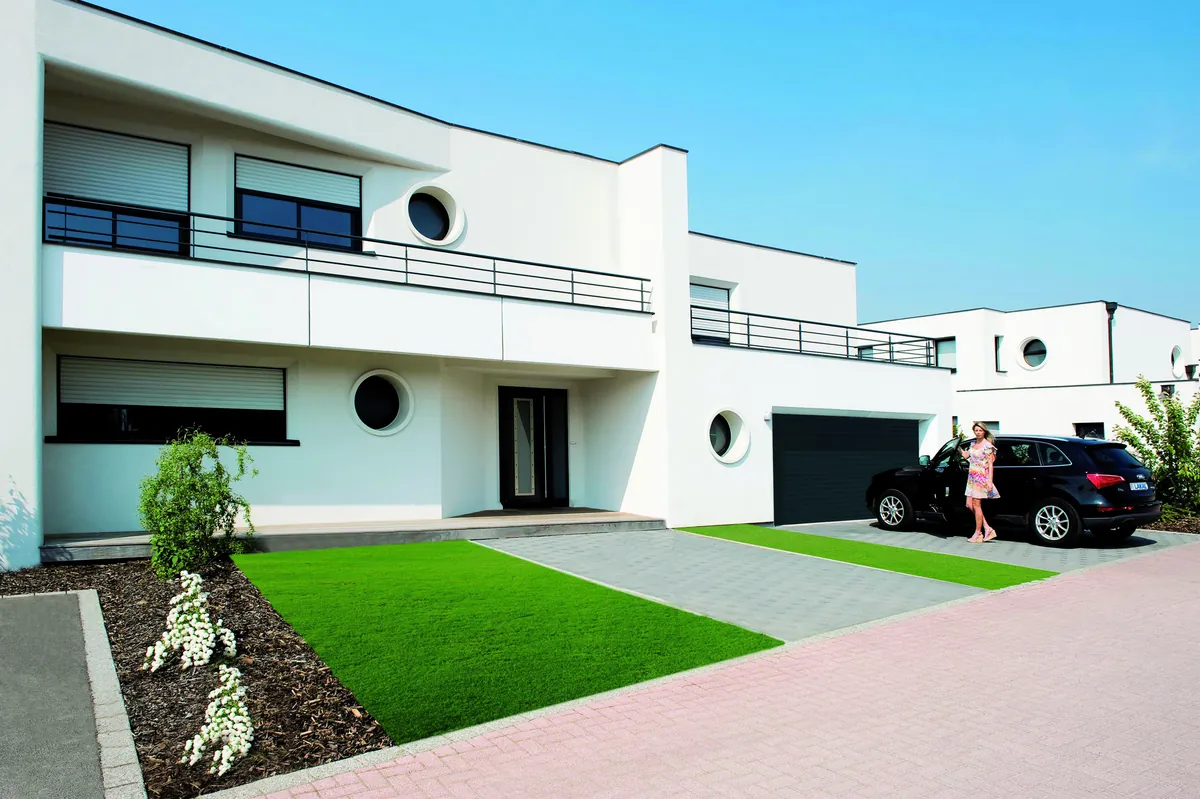 Maison neuve avec volets roulants intégrés